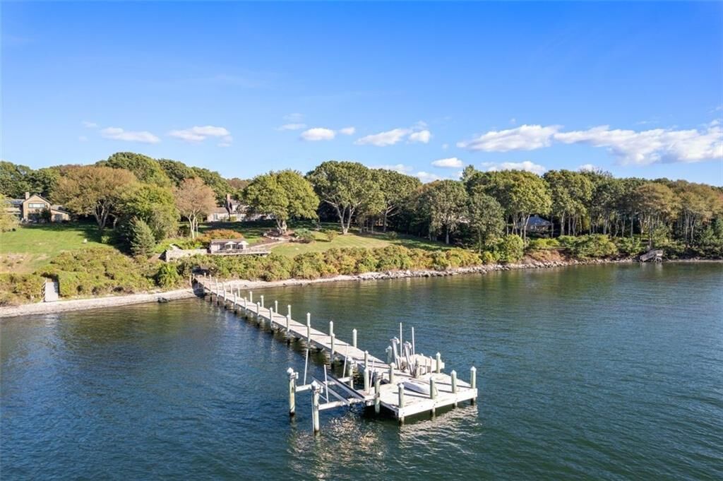 Property Photo: 1191 North Main Road RI 02835