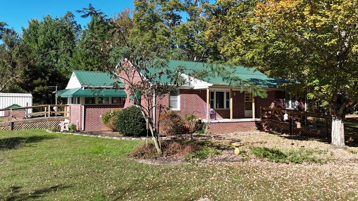 350 Sunny Side Rd  Drakes Branch VA 23937 photo