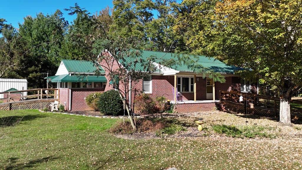 Property Photo:  350 Sunny Side Rd  VA 23937 