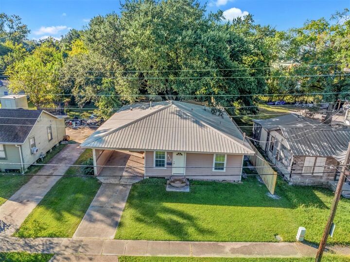 Property Photo: 810 Gulf Street LA 70601