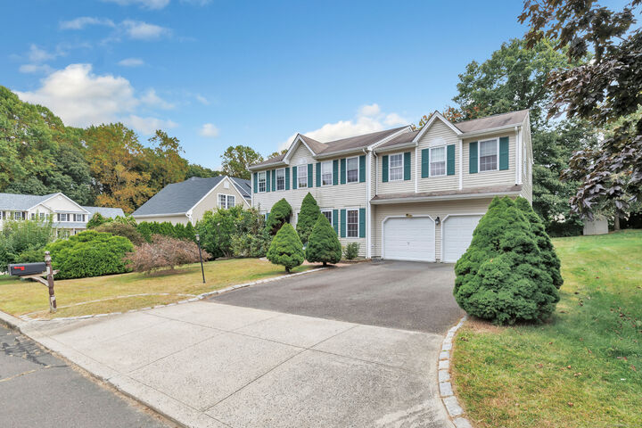 Property Photo: 9 Milford Hunt Lane CT 06461