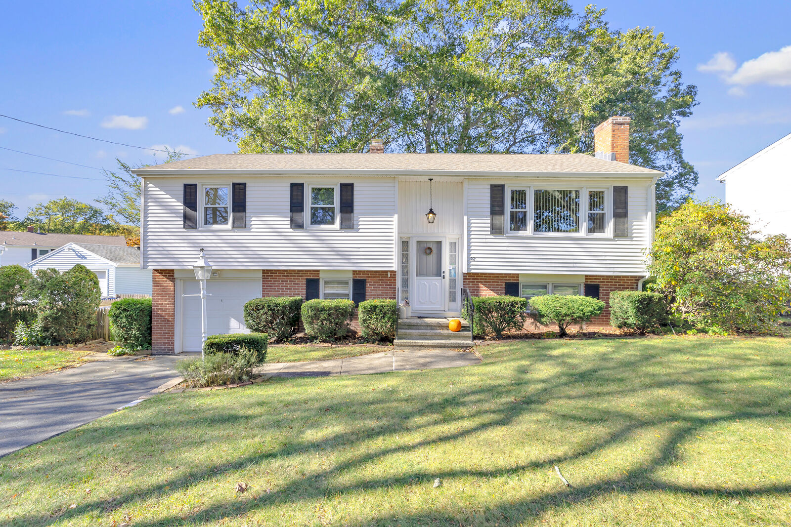 Property Photo:  22 Mountain Top Lane  CT 06513