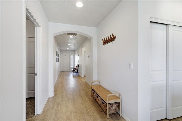 Property Photo: 5613 S Dowdy Ave WA 99224