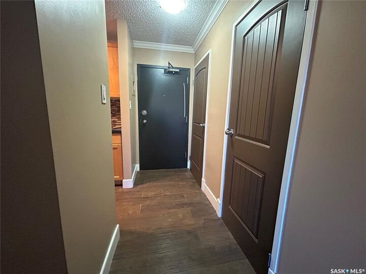 Property Photo: 929 Northumberland Avenue 205 SK S7L 3W8