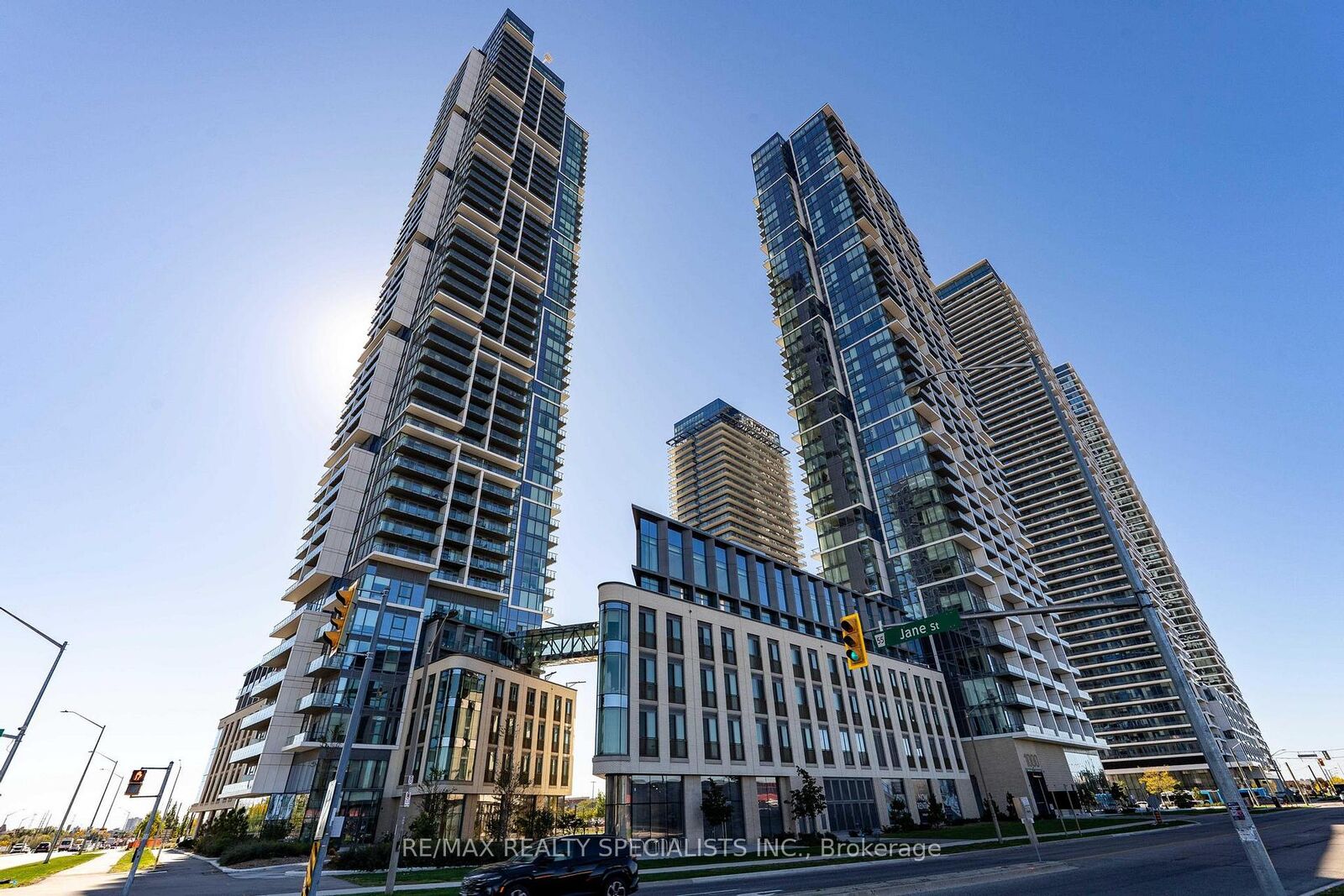 Property Photo:  7890 Jane Street N 5609  ON L4K 0K9