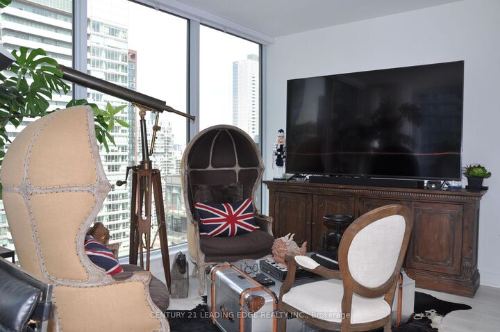 Property Photo:  15 Mercer Street 3204  ON M5V 1H2
