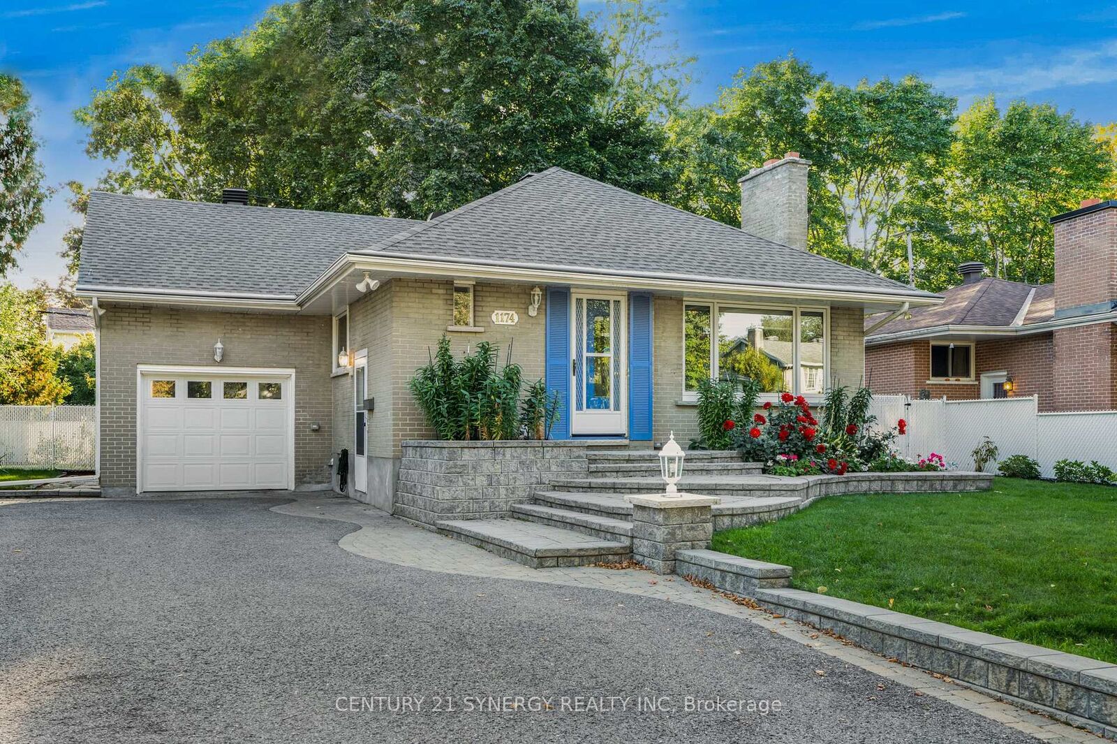 Property Photo:  1174 Greyrock Crescent  ON K2C 2A4 