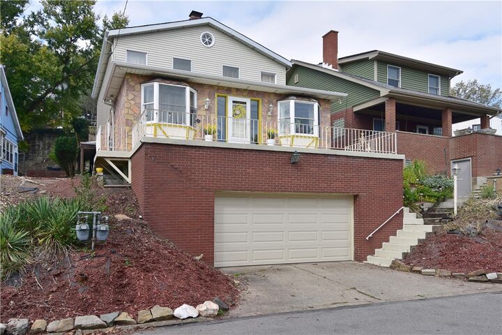 Property Photo: 2130 Pittview Ave PA 15212