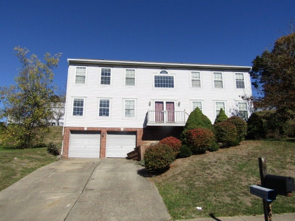Property Photo:  607 Cassandra Dr  PA 16066 