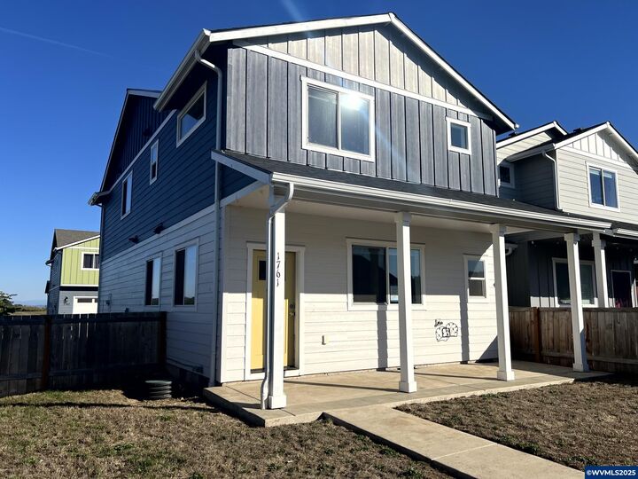 Property Photo: 1761 SE Jonathan Av OR 97338