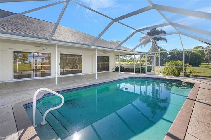 Property Photo: 1574 NW 28th Ave FL 33993