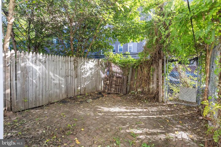 Property Photo: 523 N 35th Street PA 19104