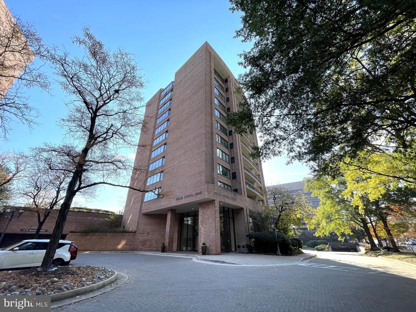 Property Photo:  1805 Crystal Drive 1103S  VA 22202