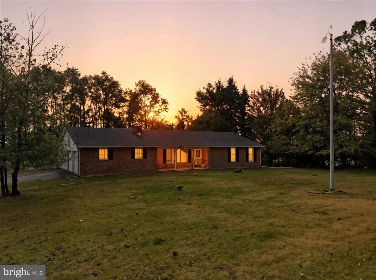 Property Photo: 1040 State Road PA 18330