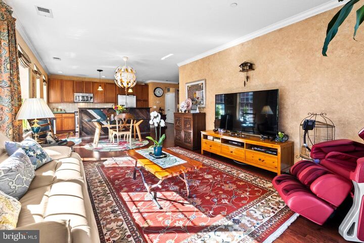 Property Photo: 600 Commodore Court 2631 PA 19146