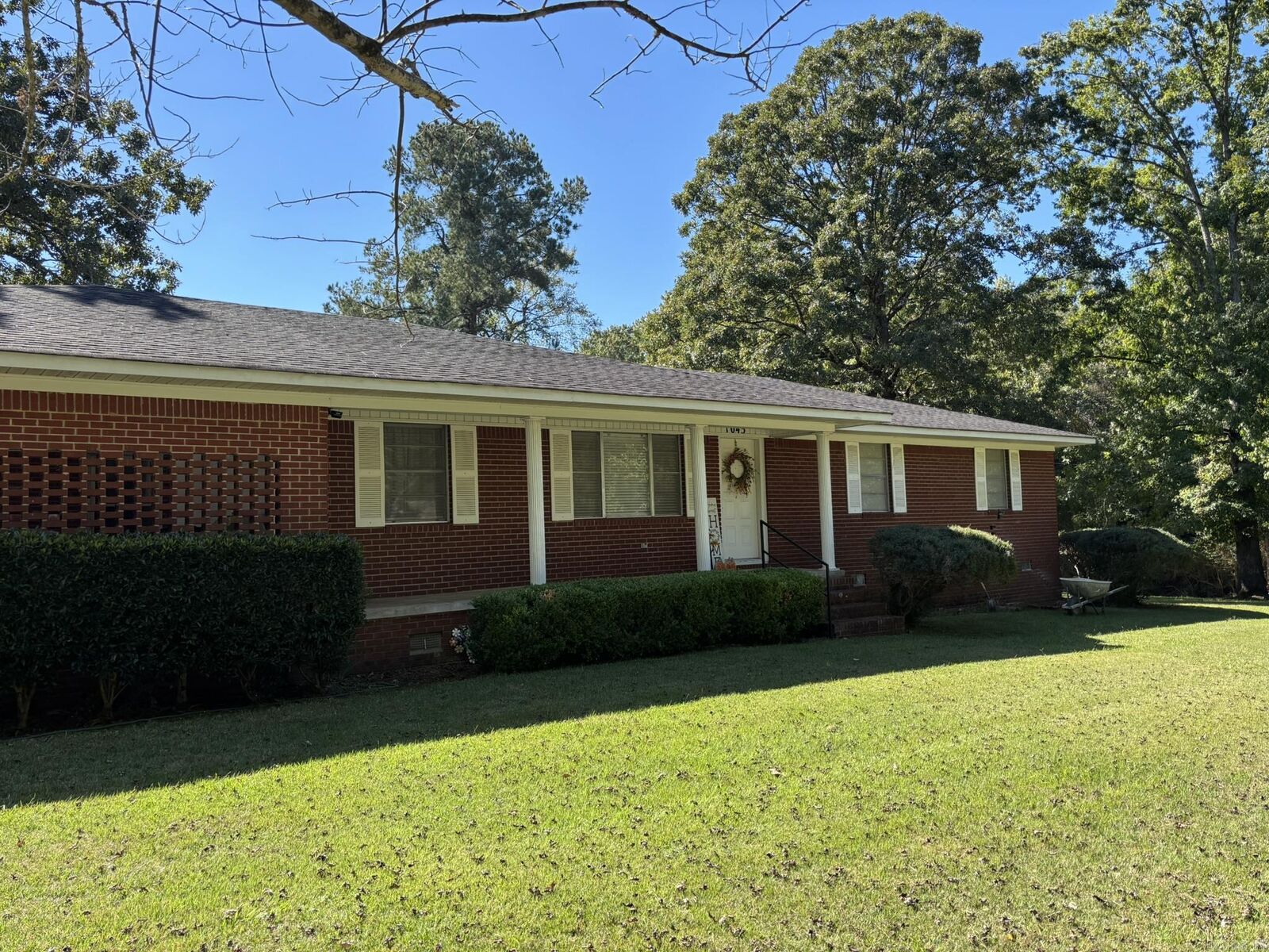Property Photo: 1045 Woodlawn AR 71701-6424