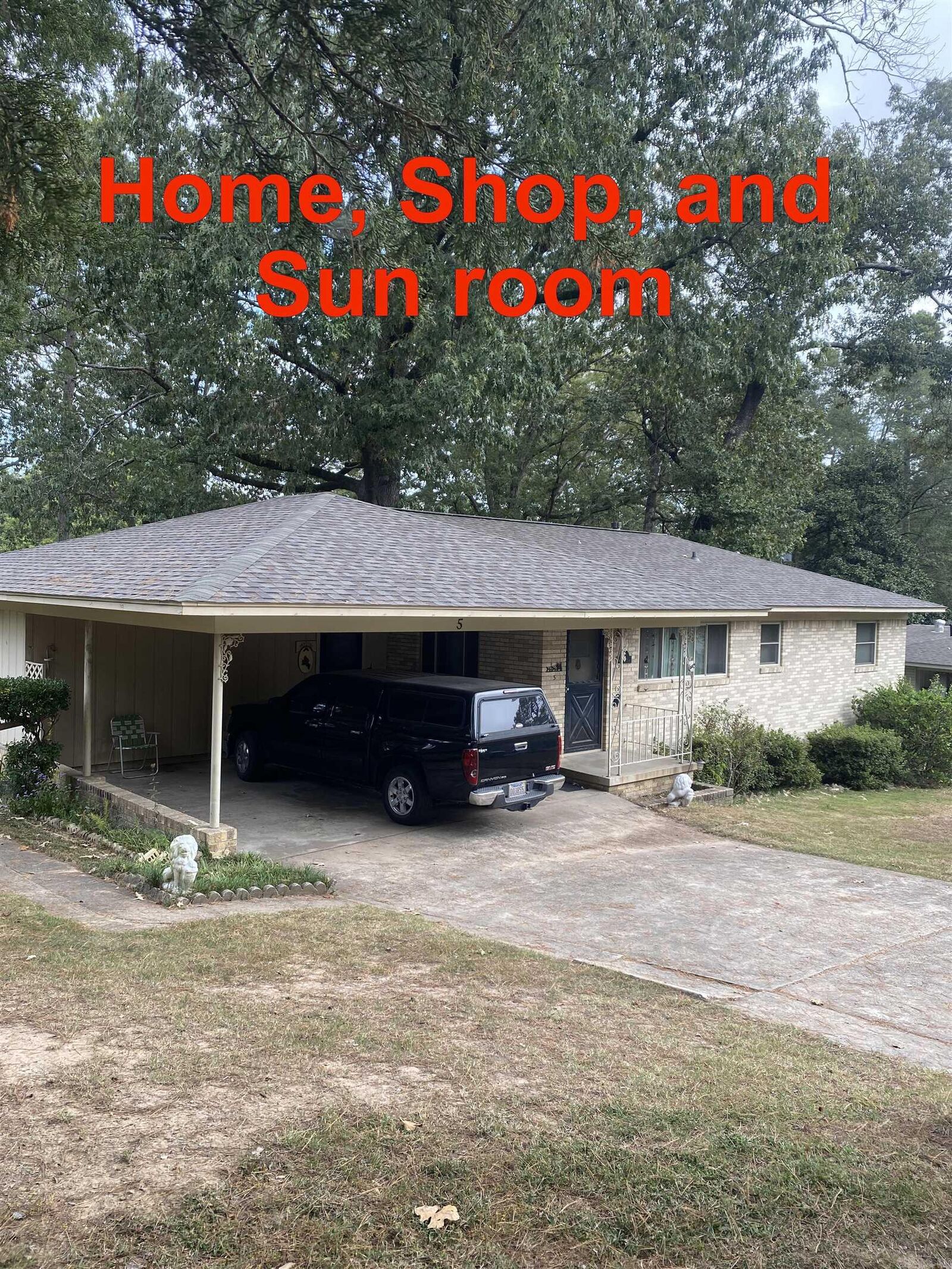 Property Photo:  5 Westwood Lane  AR 72204 