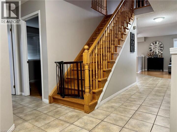 Property Photo: 424 Newport Drive ON N3H 5S6