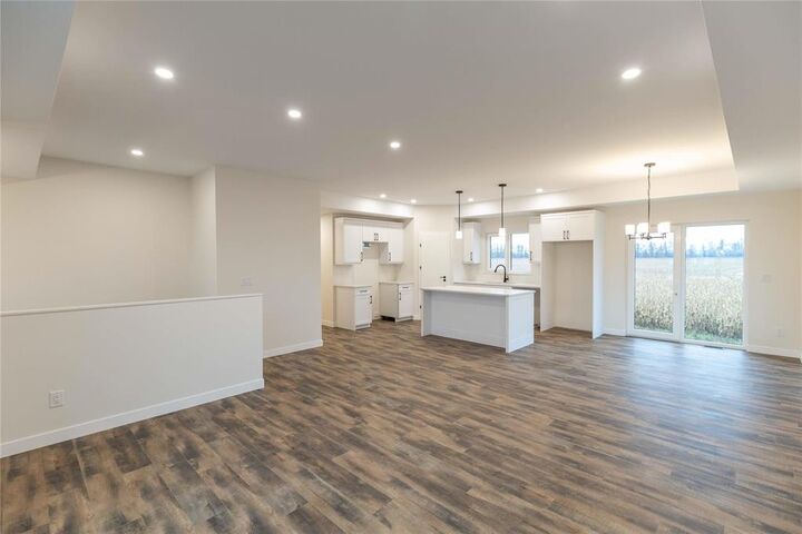 Property Photo: 39 Carrera Cove MB R5G 2Y3