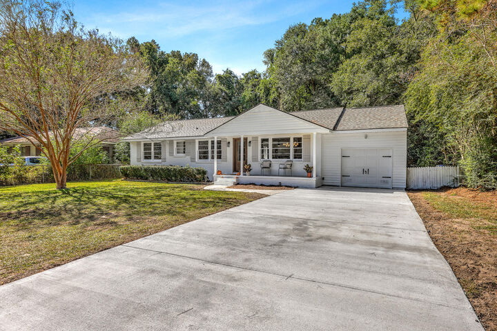 Property Photo: 301 Culver Avenue SC 29407