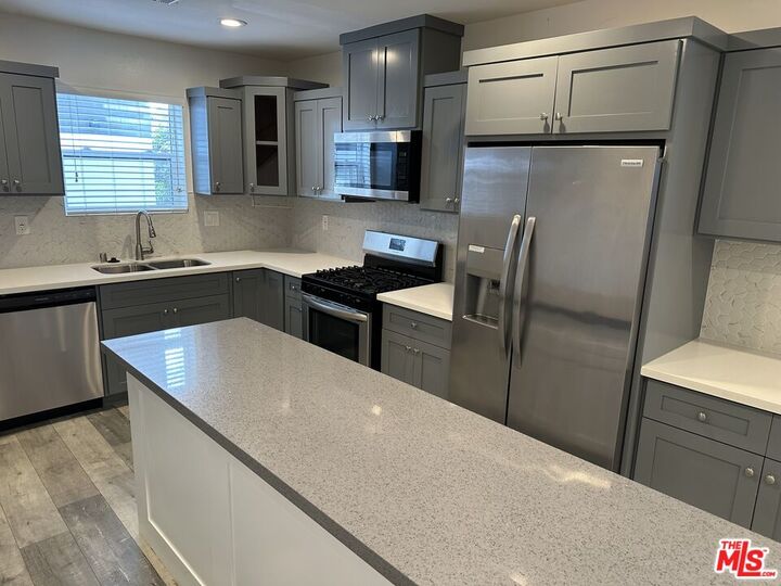 Property Photo:  1848 1/2 Federal Ave  CA 90025 