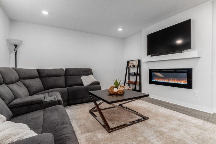 377 St James Gate Way  Newark OH 43055 photo