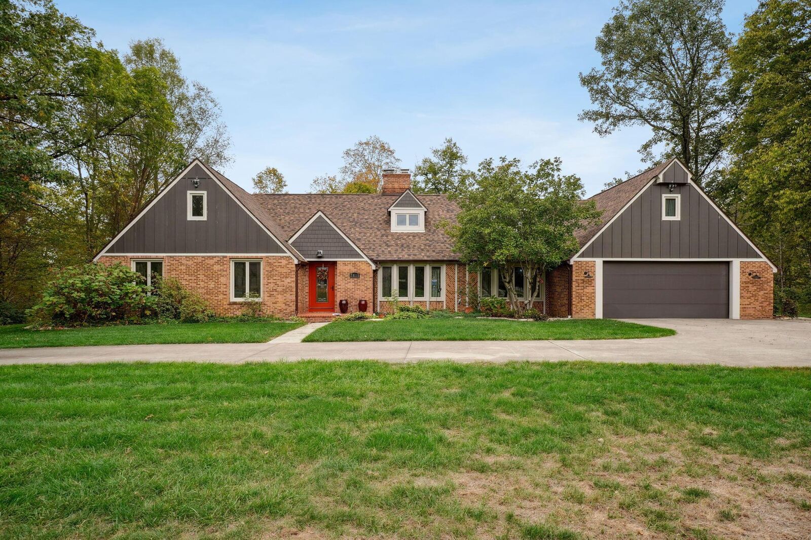 Property Photo:  7815 Jefferson NW Drive  OH 43110 