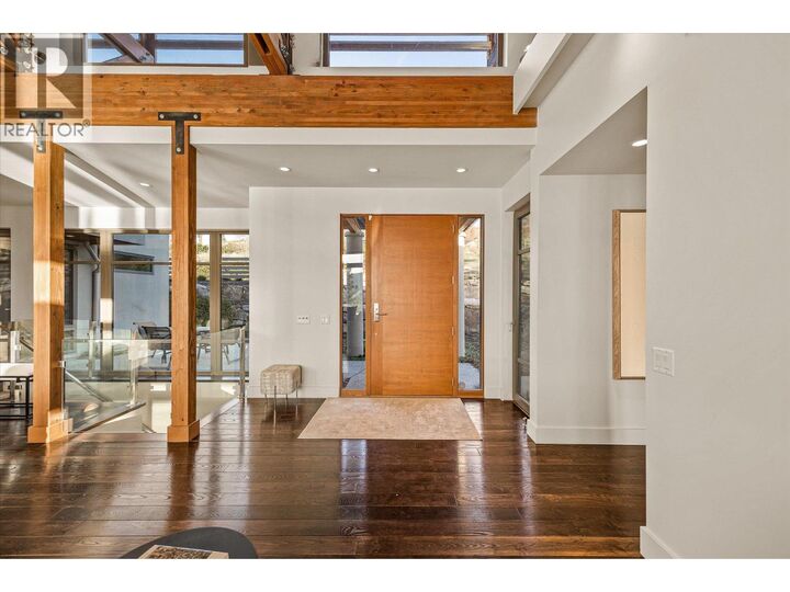 Photo de la propriété:  5560 Lakeshore Road  BC V1W 4J4 