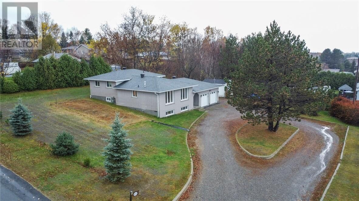 Property Photo:  4555 Centennial Drive  ON P3P 1G6 