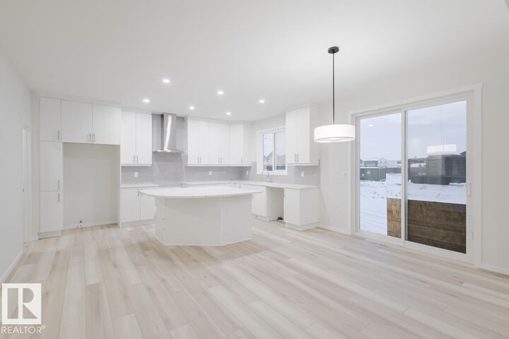 20510 16A Avenue NW  Edmonton AB T6M 3E5 photo