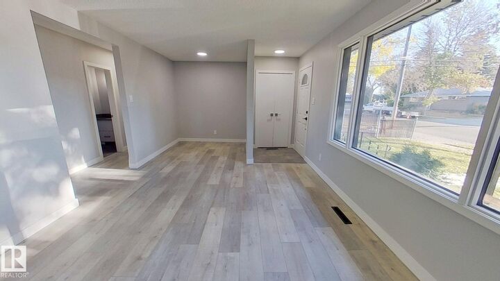 Property Photo:  10458 166 Street NW  AB T8A 6C7 