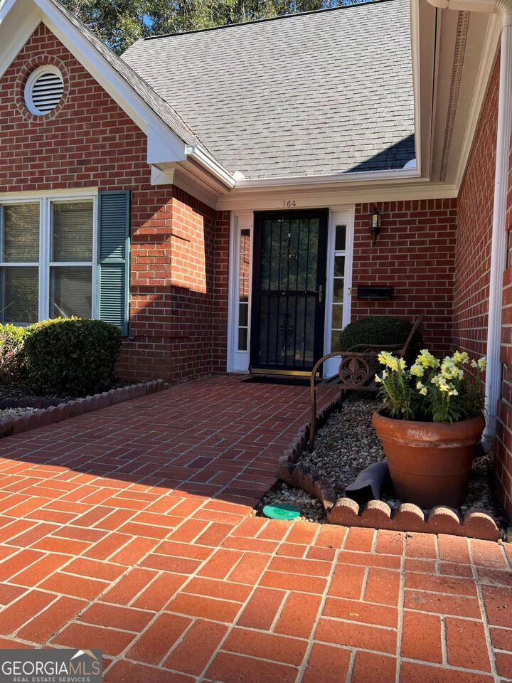 Property Photo:  164 Lucy Lane  GA 30606