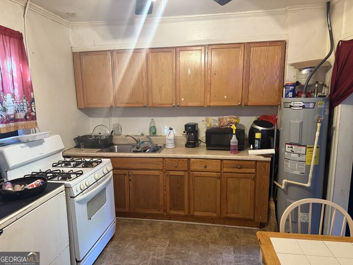 Property Photo: 606 S Harlem Circle GA 30241