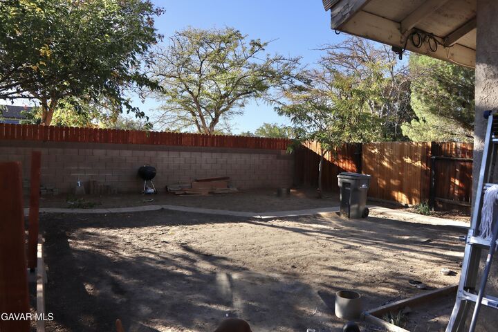 Property Photo: 44651 Foxboro Court CA 93535