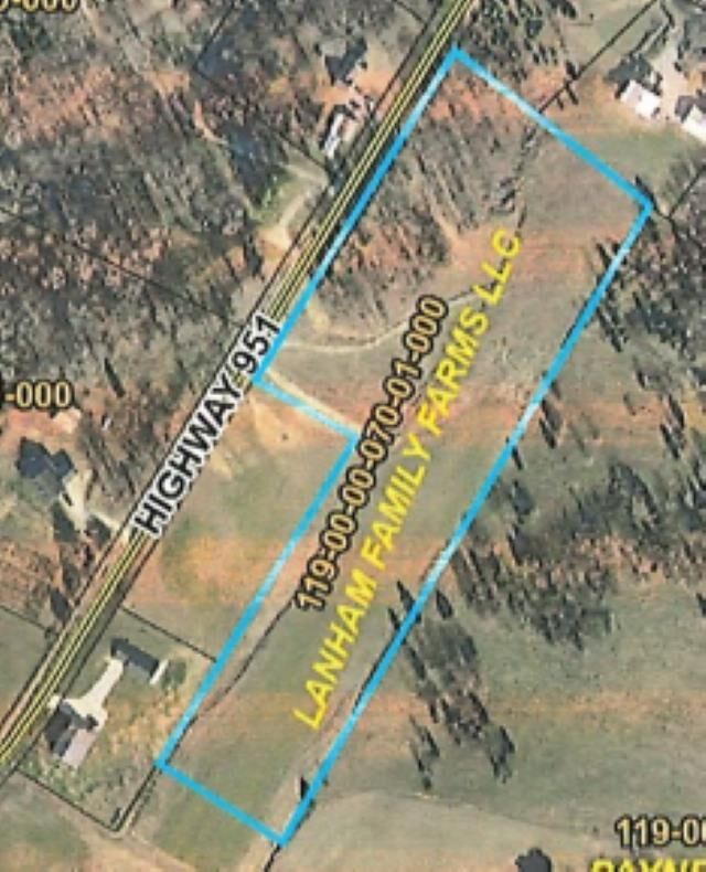 Property Photo: 9994 Hwy 951 KY 42366