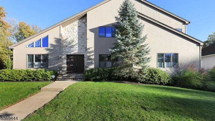 Property Photo: 2 Brookside Ct NJ 07076