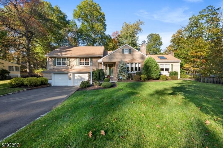 Property Photo: 9 Acorn Pl NJ 07006