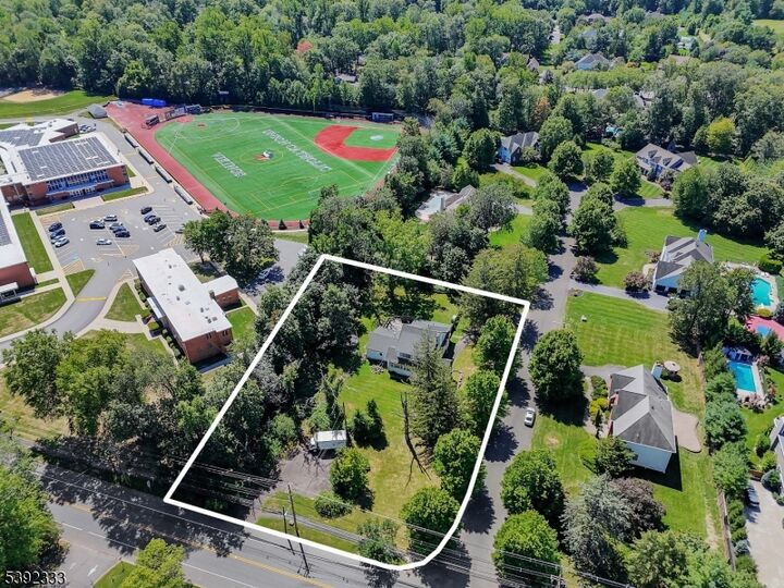 Property Photo:  2 Dutch Ln  NJ 07076