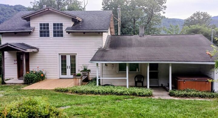 Property Photo:  23 Pine Ln  WV 25951 