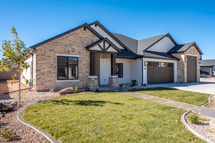 Property Photo:  1810 S Hidden Canyon Rd  UT 84720 