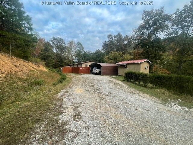 Property Photo:  1401 Ashford Nellis Road  WV 25009 