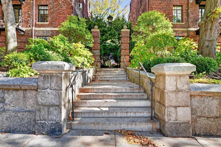 Property Photo:  20 N Broadway O371  NY 10601