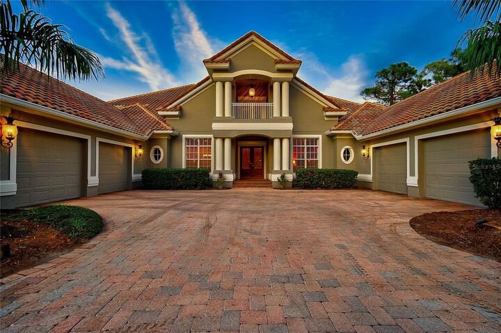 Property Photo:  854 Macewen Drive  FL 34229 
