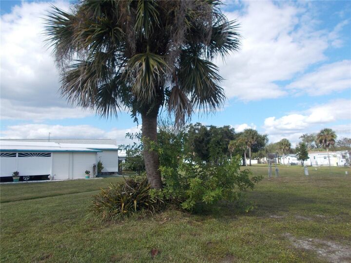 Property Photo:  5751 Holiday Park Boulevard  FL 34287