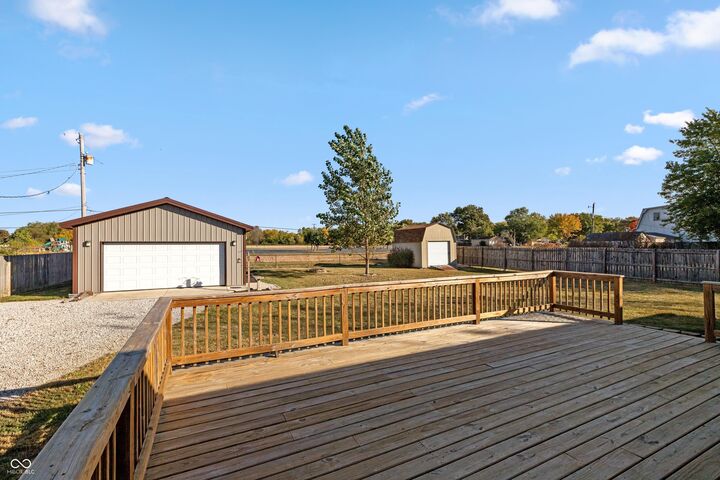 Property Photo: 8802 E County Road 100 N IN 46123