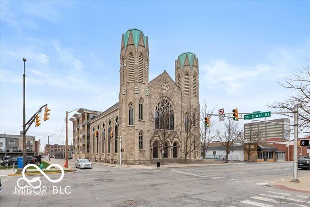 Property Photo:  802 N Meridian Street 205  IN 46204 