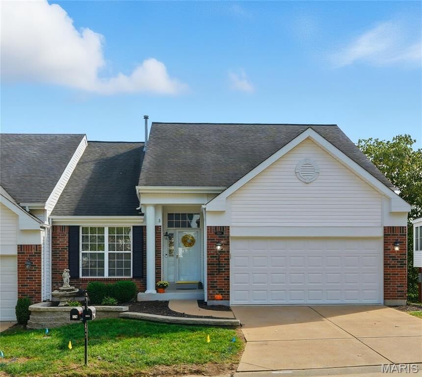 Property Photo: 964 Shire Lane MO 63025