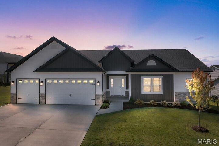 Property Photo: 604 Woodway Court MO 63385