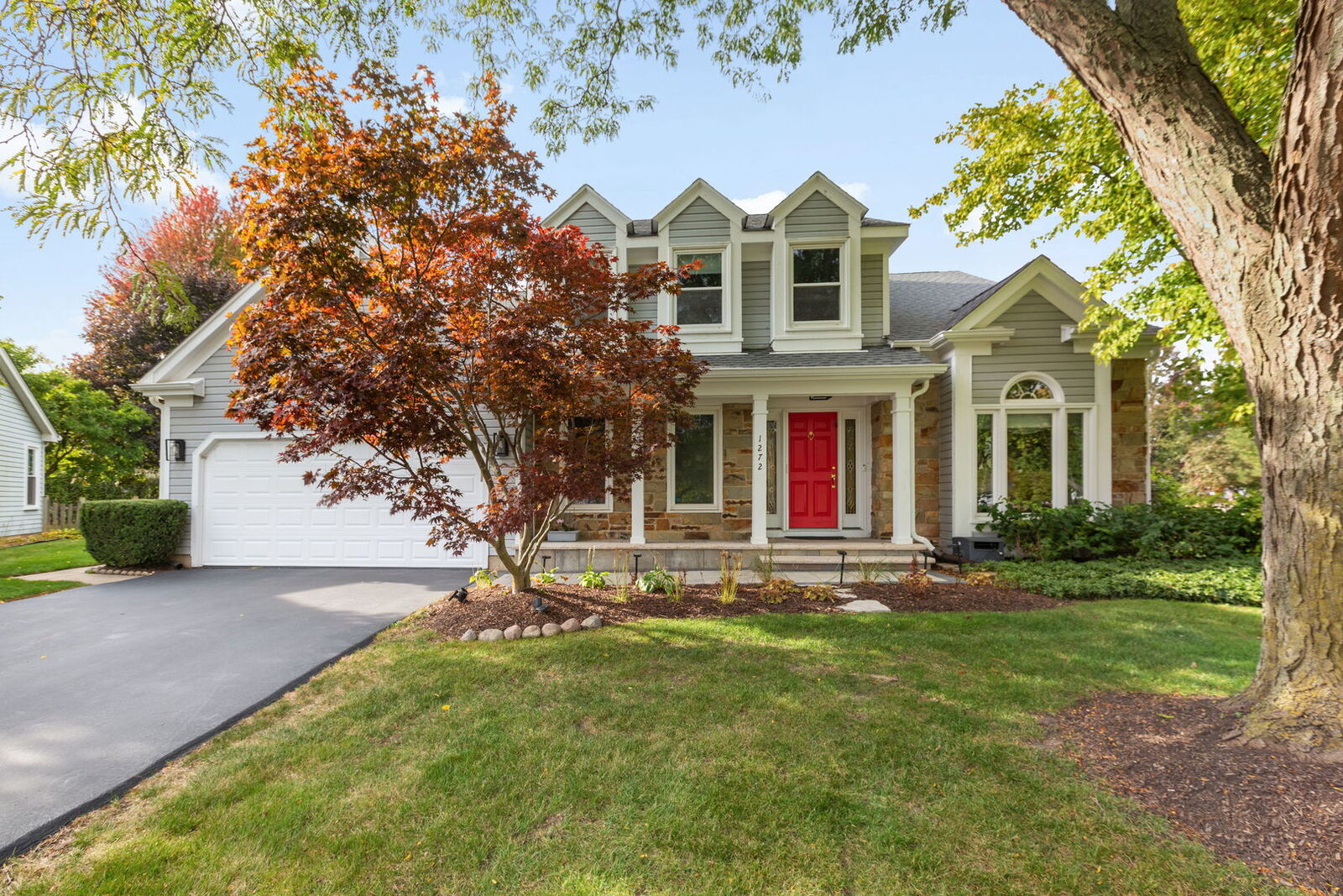Property Photo: 1272 Sandhurst Drive IL 60089