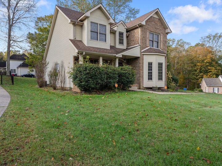 Property Photo:  1231 Kensington Ct  TN 37043 